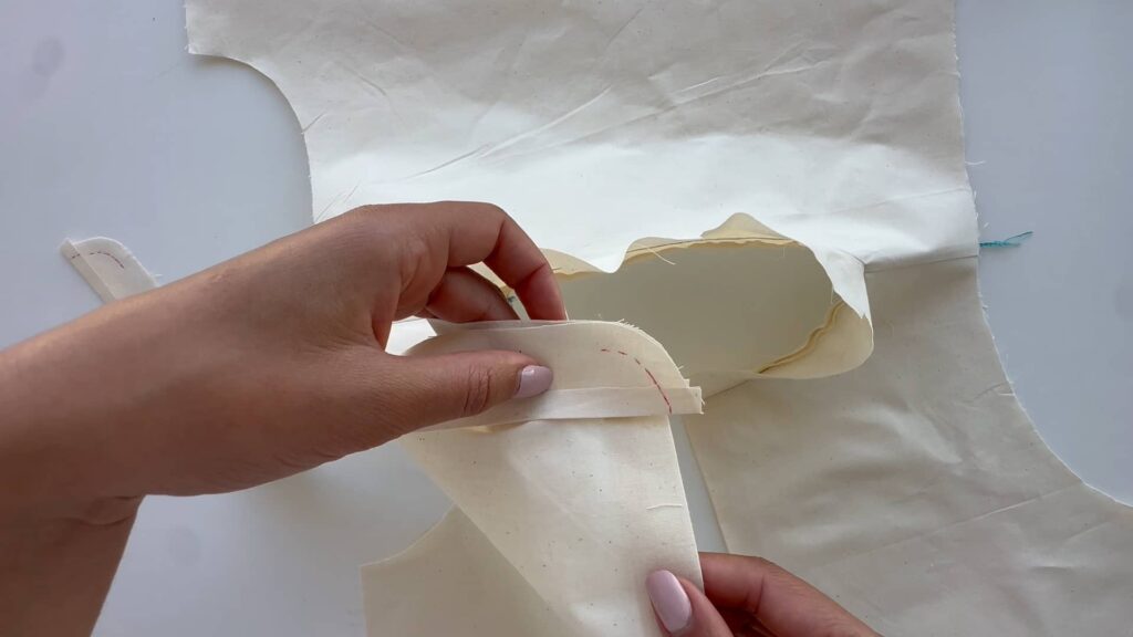 tuto couture -comment coudre un col